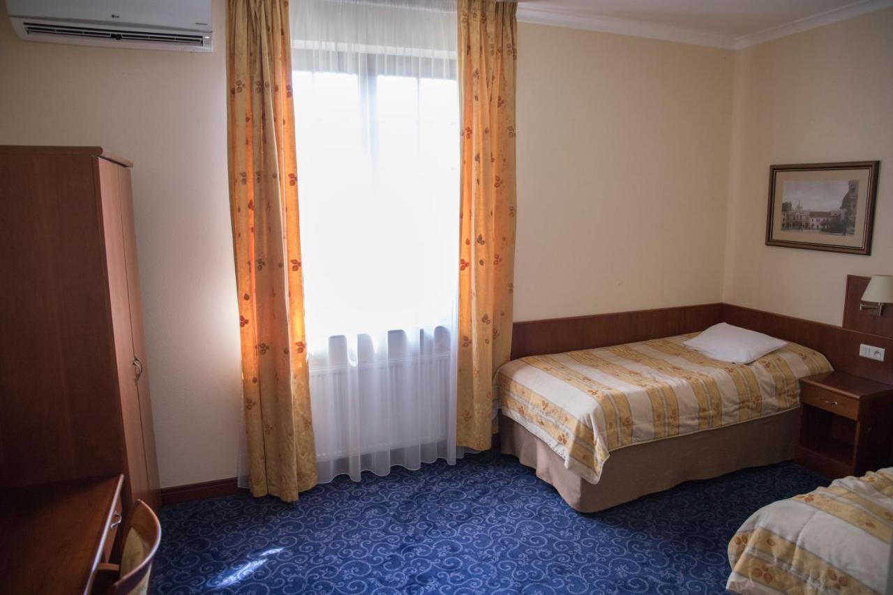 Hotel Sv. Ludmila Skalica Eksteriør bilde